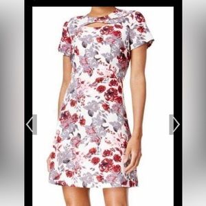 Kenzie pretty print floral dress size Small
